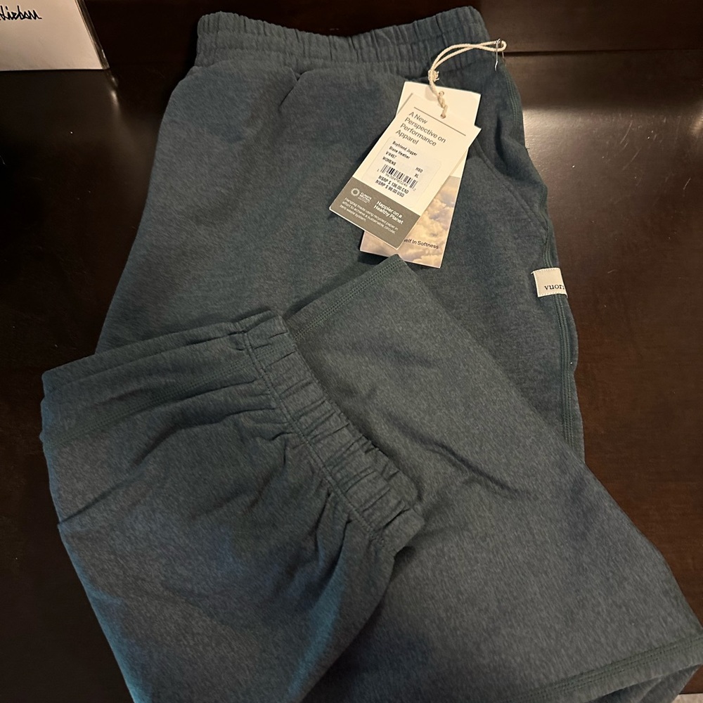 Vuori boyfriend joggers